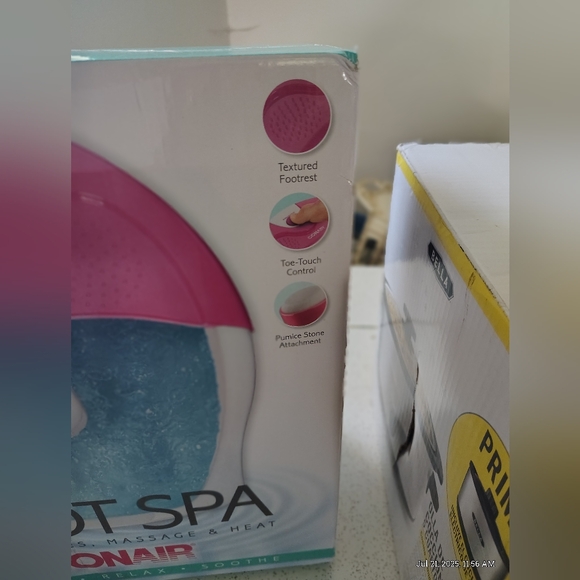 NIB Conair Foot Spa Heated Massage Bubbles And Textured Footrest - Picture 5 of 9